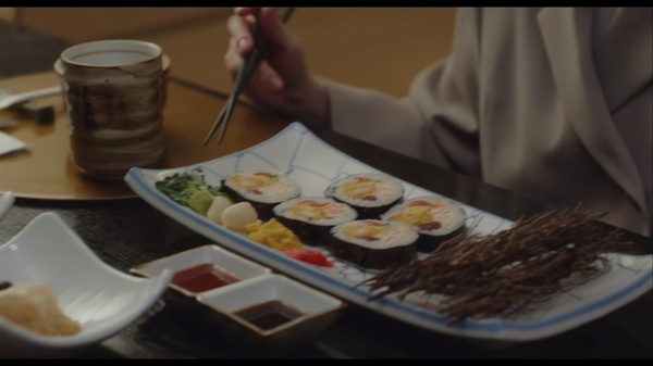 《非常律師禹英禑》隱藏「劇情細節」！濬浩送英禑的禮物是投影儀？這細節證明英禑也在意濬浩！