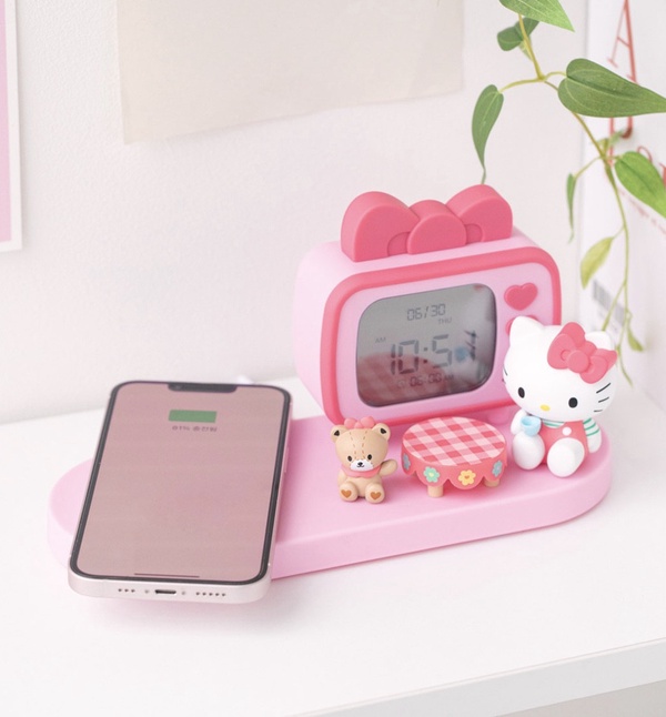 少女心噴發！Hello Kitty無線充電座粉嫩登場，結合鬧鐘功能，實用又療癒！