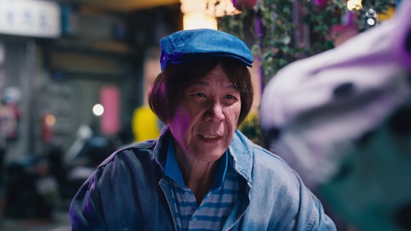 8個《媽，別鬧了！》的彩蛋！吳慷仁住進言情小說、《飛龍在天》CP相隔20年再相遇