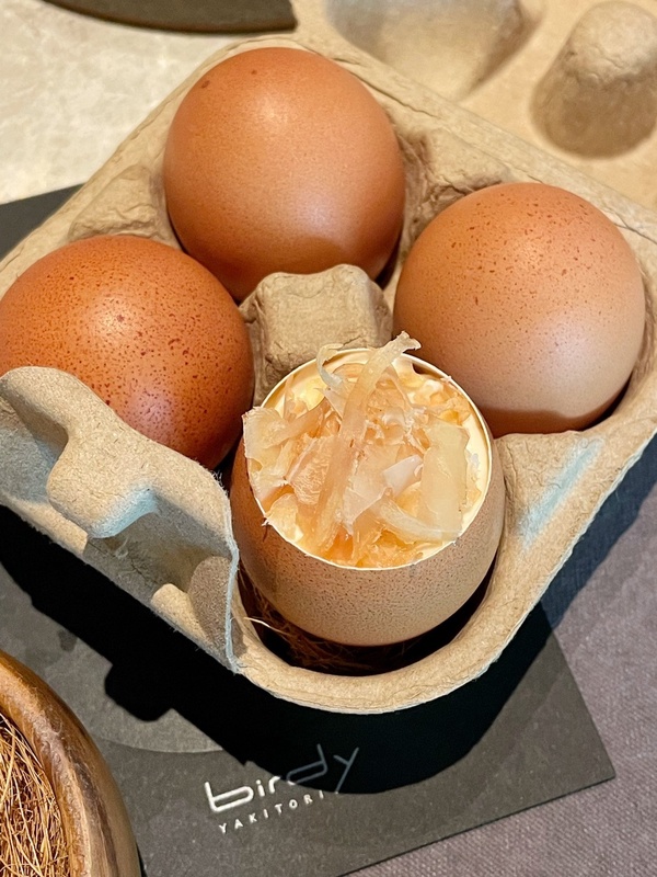 必吃燒鳥無菜單料理!頂級「燒鳥狂想曲」星級主廚完美料理雞肉各部位,全18道超驚豔
