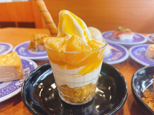 9折吃壽司！藏壽司推3甜點，芒果白玉聖代、草莓千層、巧克力泡芙塔，再享優惠吃壽司！
