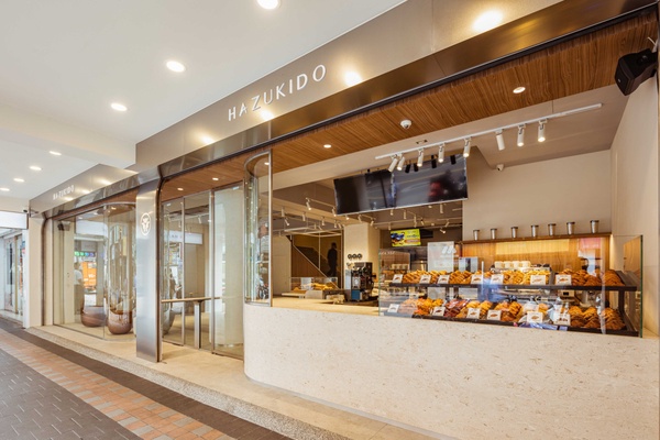買一送一!八月堂首間概念咖啡店開幕,可頌、生吐司、奶油捲皆有,加碼買一送一優惠