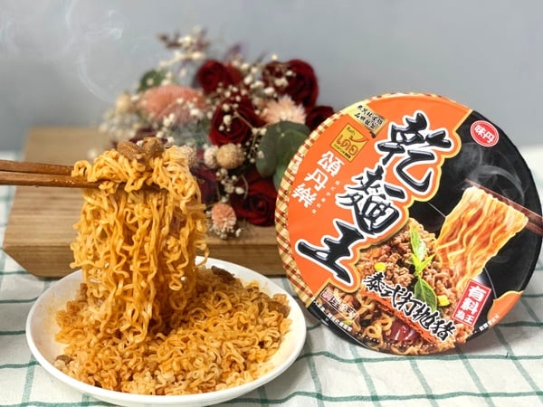 超商美食搶吃！7-11話題美食推薦：泰式打拋豬麵、泰奶珍珠雪糕，還有隱藏版海鹽馬鈴薯