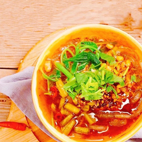 好評大推！台中5家「必吃酸辣粉」推薦，重慶正宗美味，酸辣口感超涮嘴！