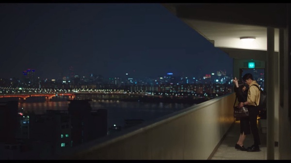 Netflix《非常律師禹英禑》吻戲「幕後秘密」！吻戲是朴恩斌引導？濬浩這幕早就「間接告白」英禑了？