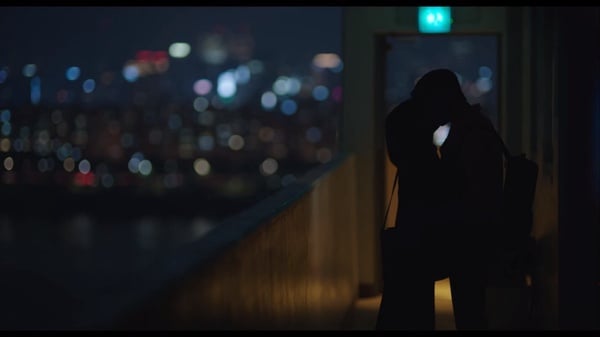Netflix《非常律師禹英禑》吻戲「幕後秘密」！吻戲是朴恩斌引導？濬浩這幕早就「間接告白」英禑了？