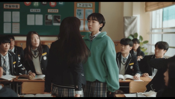 Netflix《非常律師禹英禑》吻戲「幕後秘密」！吻戲是朴恩斌引導？濬浩這幕早就「間接告白」英禑了？