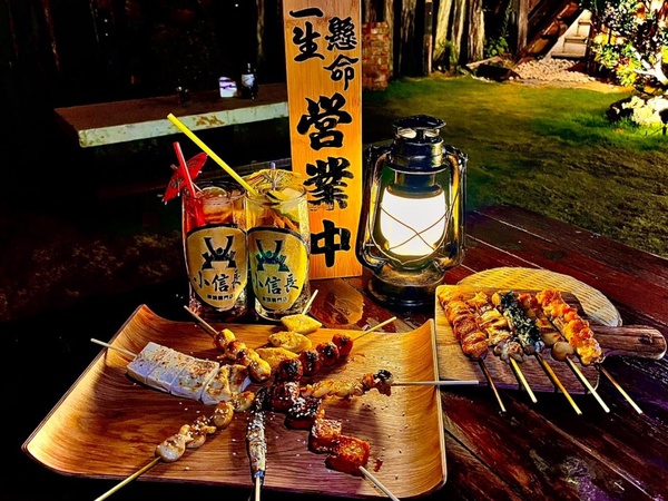 綠島人氣美食TOP8：必吃串燒「路邊烤肉」、最夯漢堡「野狼也浪」，還有絕美景觀咖啡廳