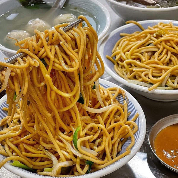 苗栗在地銅板小吃！苗栗美食TOP8推薦：真鮮肉湯包、廟口臭豆腐必吃，還有超罪惡抹茶冰