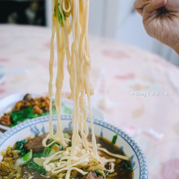 苗栗在地銅板小吃！苗栗美食TOP8推薦：真鮮肉湯包、廟口臭豆腐必吃，還有超罪惡抹茶冰
