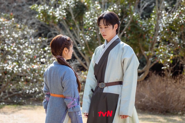 近期韓劇話題度TOP10！池晟新劇第六、李鍾碩《黑話律師》空降第二，冠軍蟬連五周霸榜