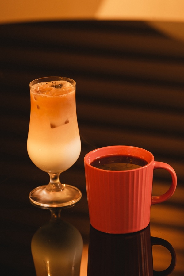 台北新開幕時髦茶店！陳艾琳新品牌「Ling Day Sofa」開幕，泡沫紅茶、咖啡、茶酒皆有