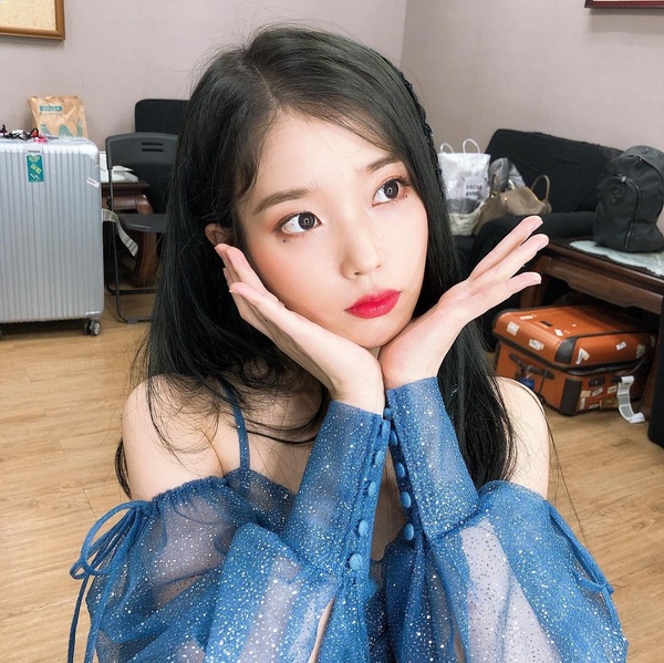 韓國「小臉女星」代表！NMIXX Sullyoon臉比巴掌還小，張員瑛、IU面對無情鏡頭都不怕