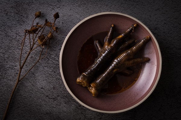 烤鴨控開吃！烤鴨人氣餐廳「九華樓」進駐春大直，烤鴨四吃＋煙燻粉洞穴空間好吃好拍！