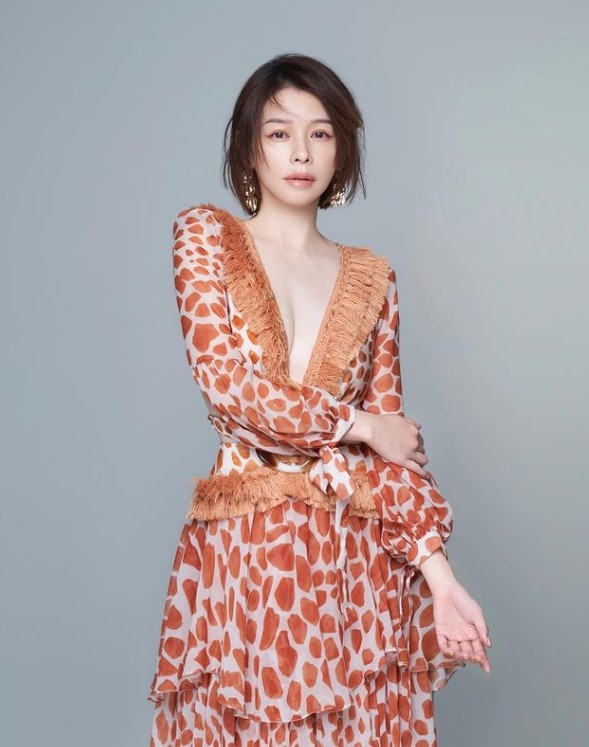 網議「在國外也很紅的台灣女星」！子瑜是台灣之光、峮峮破紀錄、她在20年前就紅遍日本