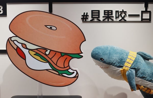 好丘貝果在IKEA！好丘貝果進駐「新店店IKEA Café」推出7款貝果堡，超夯肉丸貝果堡必吃
