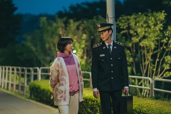 ９部「警察題材」韓劇推薦：金宣虎《抓住幽靈》冷門卻高分，《Voice》系列經典又好看