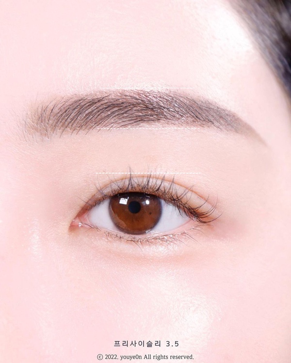 新手必學「眉型自測法」!簡單4步驟精準測出眉型,搭配眉妝重點,臉型比例更協調
