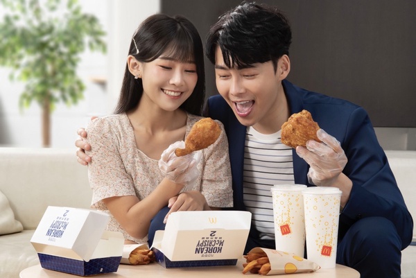 麥當勞再推韓式炸雞！麥當勞新品「蜂蜜洋釀韓風炸雞腿」開賣，加碼推蕎麥焙茶冰炫風