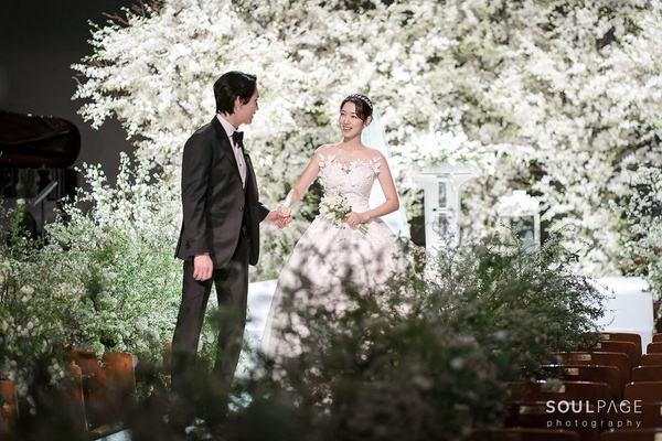 2022韓星結婚潮！南宮珉愛情長跑7年，孔曉振10月舉行婚禮，玄是韓國演藝圈摸犯情侶的