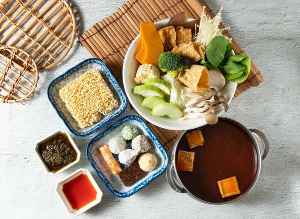 台北素食吃到飽餐廳推薦:小心上癮素食麻辣火鍋