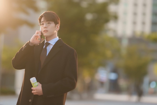 2022「韓劇品牌大賞」出爐！趙怡賢&裴賢聖奪最佳新人，《社內相親》獲得三項大獎