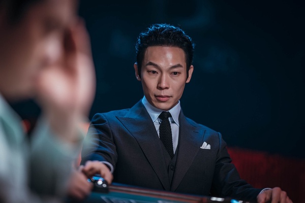 《黑話律師》楊慶元作品盤點!《愛的迫降》北韓F5爆紅,《某一天》耍狠反差驚人