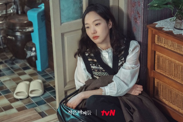 Netflix《小女子》劇情亮點：「金錢」主題明確，劇情環環相扣