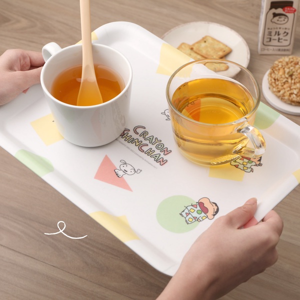 小新迷必收！超吸睛「蠟筆小新餐盤」大臉造型萌到融化，春日部長型托盤實用度滿分！