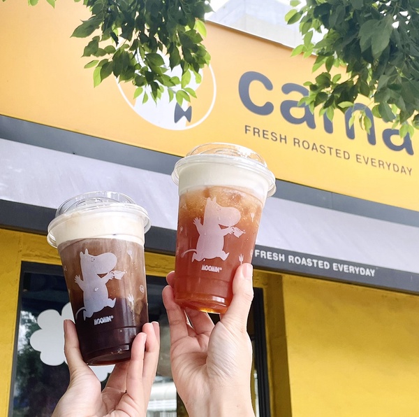 嚕嚕米在cama café！camaＸ嚕嚕米推超萌雲朵奶蓋再享8折優惠，聯名咖啡豆也要入手！