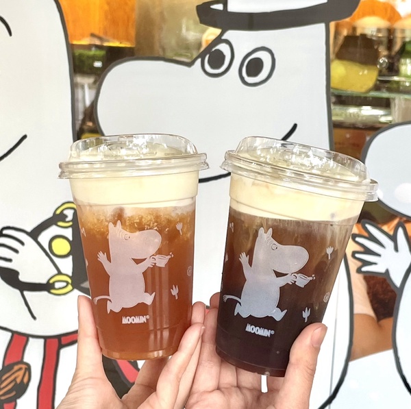 嚕嚕米在cama café！camaＸ嚕嚕米推超萌雲朵奶蓋再享8折優惠，聯名咖啡豆也要入手！