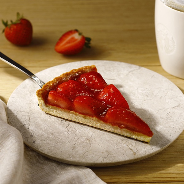 星巴克必吃甜點「法式草莓塔」,售價100元