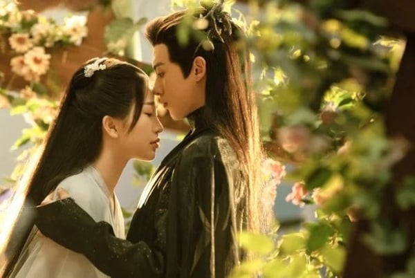 《蒼蘭訣》結局「超甜售後」！月尊婚後超寵老婆、月尊情敵出現？王鶴棣和他打起來了？