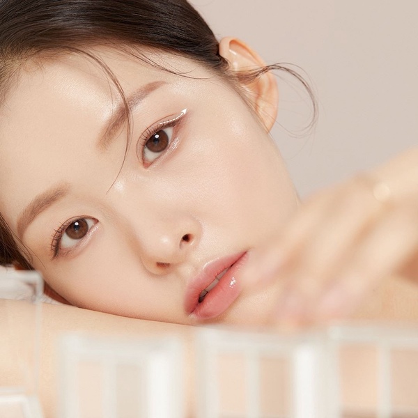 虞書欣、Jisoo都在畫!爆紅「三點式眼影畫法」這樣畫亮片眼影不顯髒,高級清透又消腫