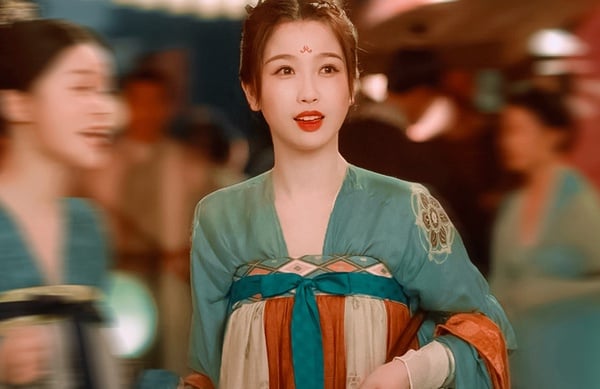 這些「絕美古裝」是同個造型師！《狐妖小紅娘》楊冪妖媚，楊超越這部不輸《蒼蘭訣》！