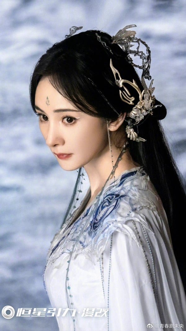 這些「絕美古裝」是同個造型師！《狐妖小紅娘》楊冪妖媚，楊超越這部不輸《蒼蘭訣》！