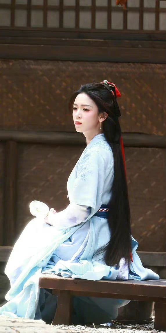 這些「絕美古裝」是同個造型師！《狐妖小紅娘》楊冪妖媚，楊超越這部不輸《蒼蘭訣》！