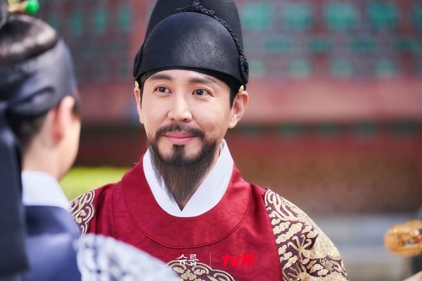 金憓秀新劇《王后傘下》6大看點！睽違20年再度出演古裝劇，虎媽對上鮮肉世子引期待！