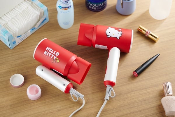 全聯「Hello Kitty生活小物」積分：陶瓷負離子摺疊吹風機