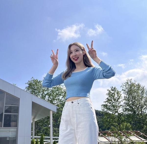 NAYEON