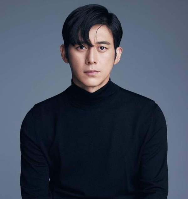 日網票選「40代人氣韓國男演員」TOP10！蘇志燮、南宮珉、李準基都上榜，冠軍毫無懸念