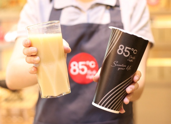 85℃「雙十國慶連假優惠」:大杯冰多多綠茶第二杯10元