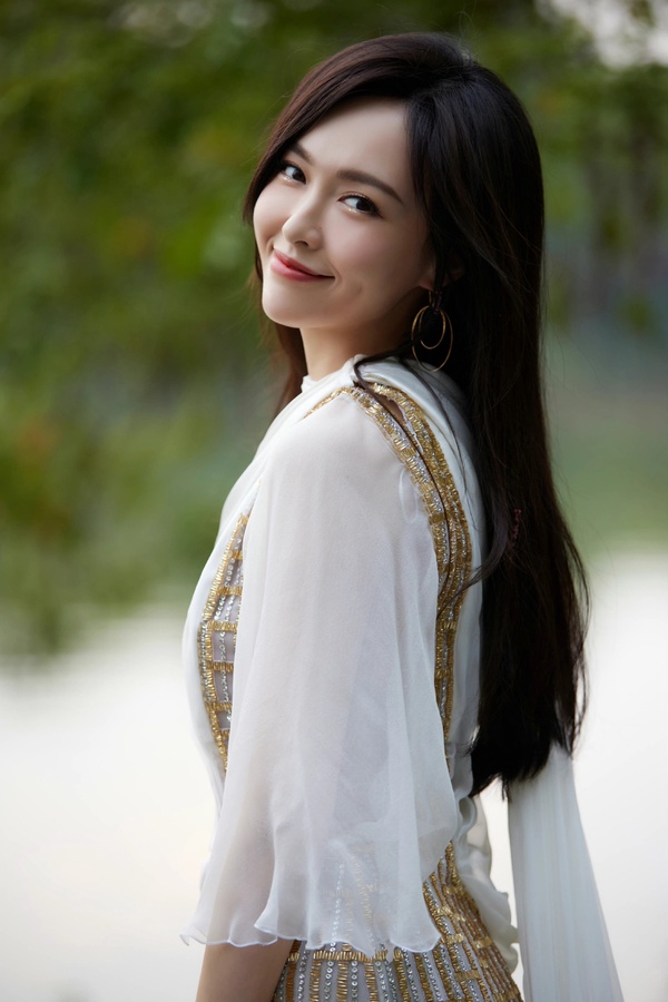 陸劇女星「微博粉絲數」Top10！熱巴超越唐嫣，趙麗穎9000萬粉，楊冪粉絲數竟有1.12億