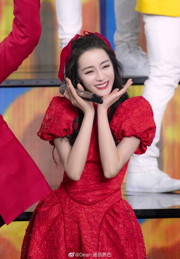 陸劇女星「微博粉絲數」Top10！熱巴超越唐嫣，趙麗穎9000萬粉，楊冪粉絲數竟有1.12億