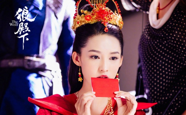 古裝劇7位女星「紅色嫁衣」！李沁《請君》美翻，白鹿《周生如故》虐到難忘，熱巴經典