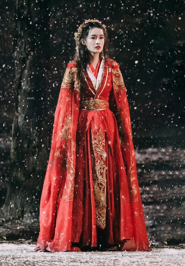 古裝劇7位女星「紅色嫁衣」！李沁《請君》美翻，白鹿《周生如故》虐到難忘，熱巴經典