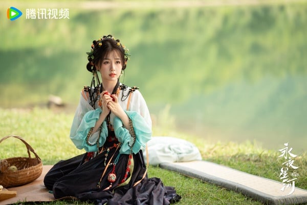 7位「意外超高」陸劇女星!《永夜星河》虞書欣是169公分高妹,唐嫣170公分高楊冪一截
