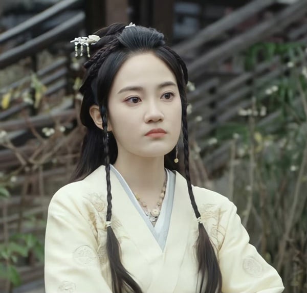 《星漢燦爛》9位「隱藏美女」！王姈戲外美翻，「萬萋萋」竟是《三十而已》小三林有有