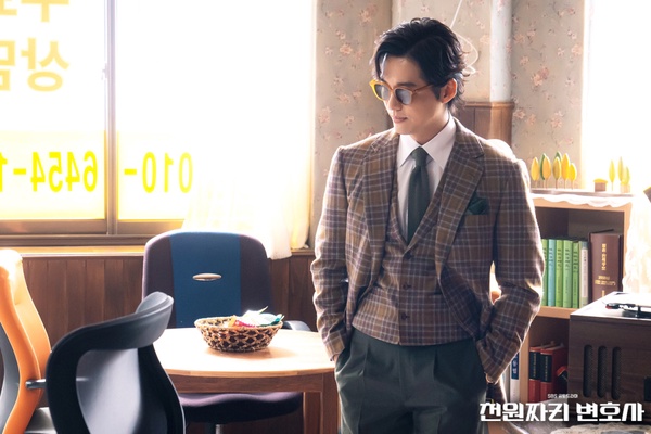 上演「服裝秀」的韓劇！《千元律師》南宮珉自費訂西裝，《安娜》秀智狂換150套戲服！