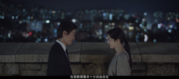 《千元律師》「智勳&周英」感情線細節！智勳「戴墨鏡」原因好虐，性格轉變是因為周英